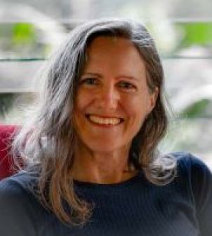 Photo of Dr Elizabeth Smyth