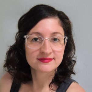 Photo of Dr Nicole Crowe