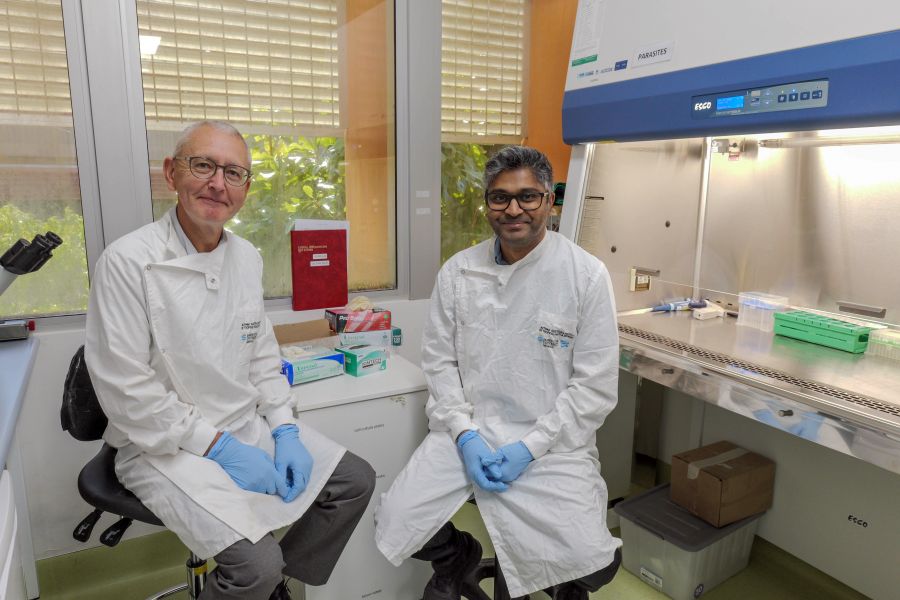 Dr Rathinasamy and Professor Cooke 