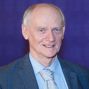 Photo of Professor Ian MacKinnon