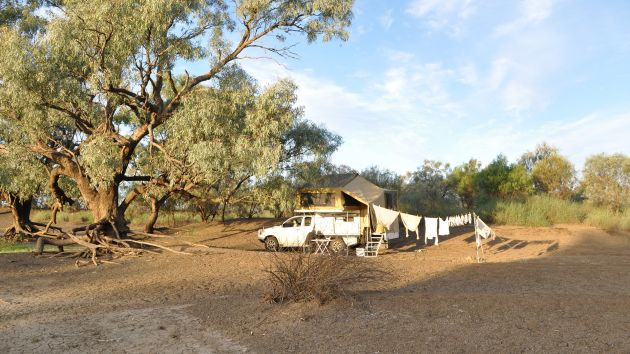 Camping at Thomson River, south of Longreach