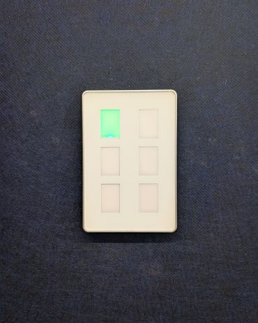 027-005 has dimmable lights