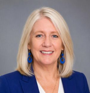 Photo of Associate Professor Rachel Quigley