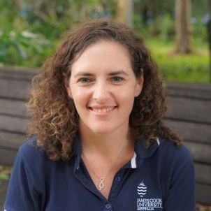 Photo of Associate Professor Naomi Gardiner