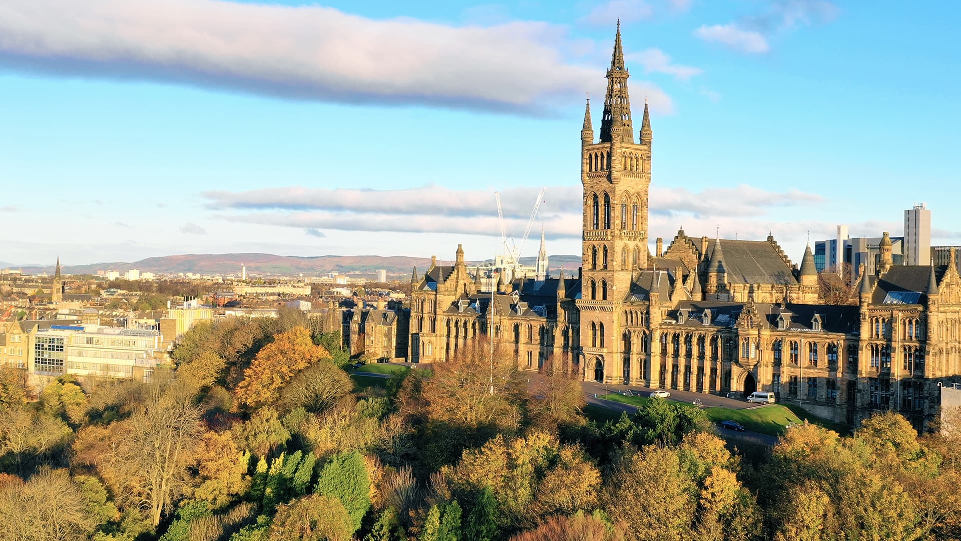 Photo of the University of Glasgow in autumn