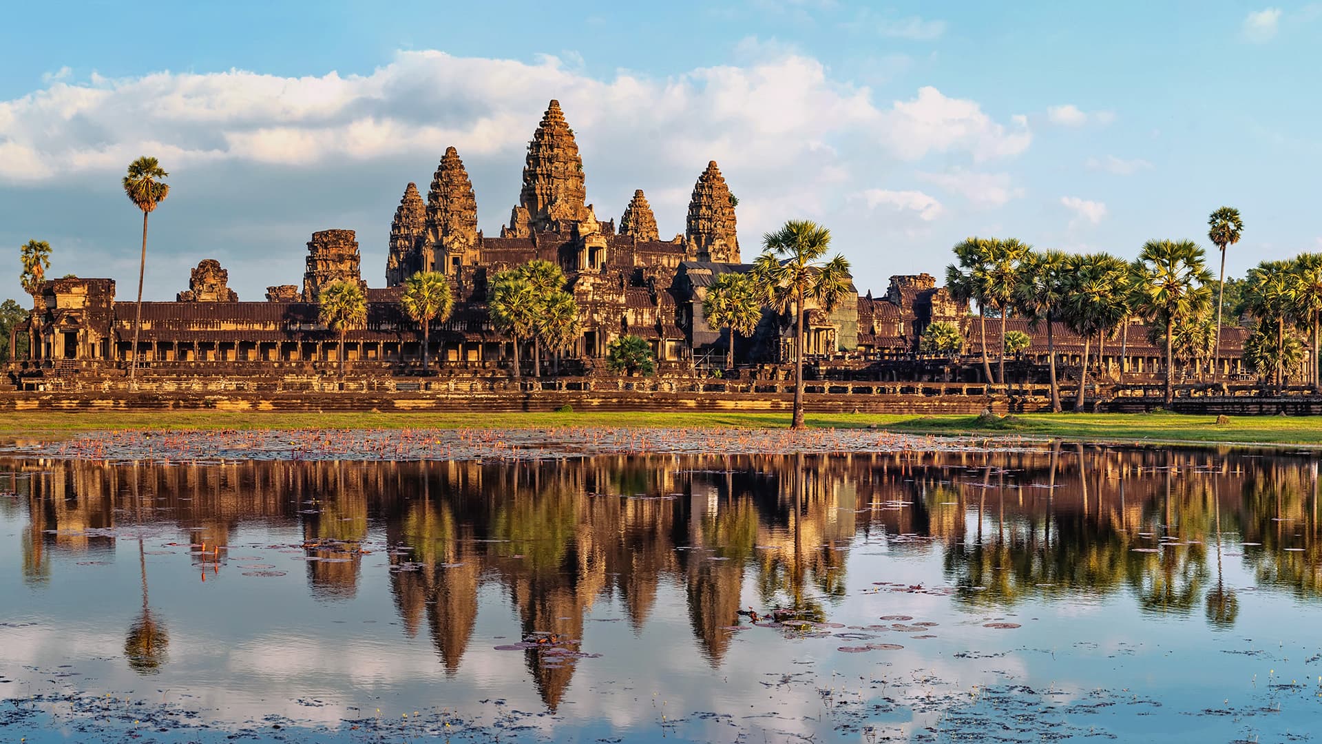 Angkor Wat temple at sunset