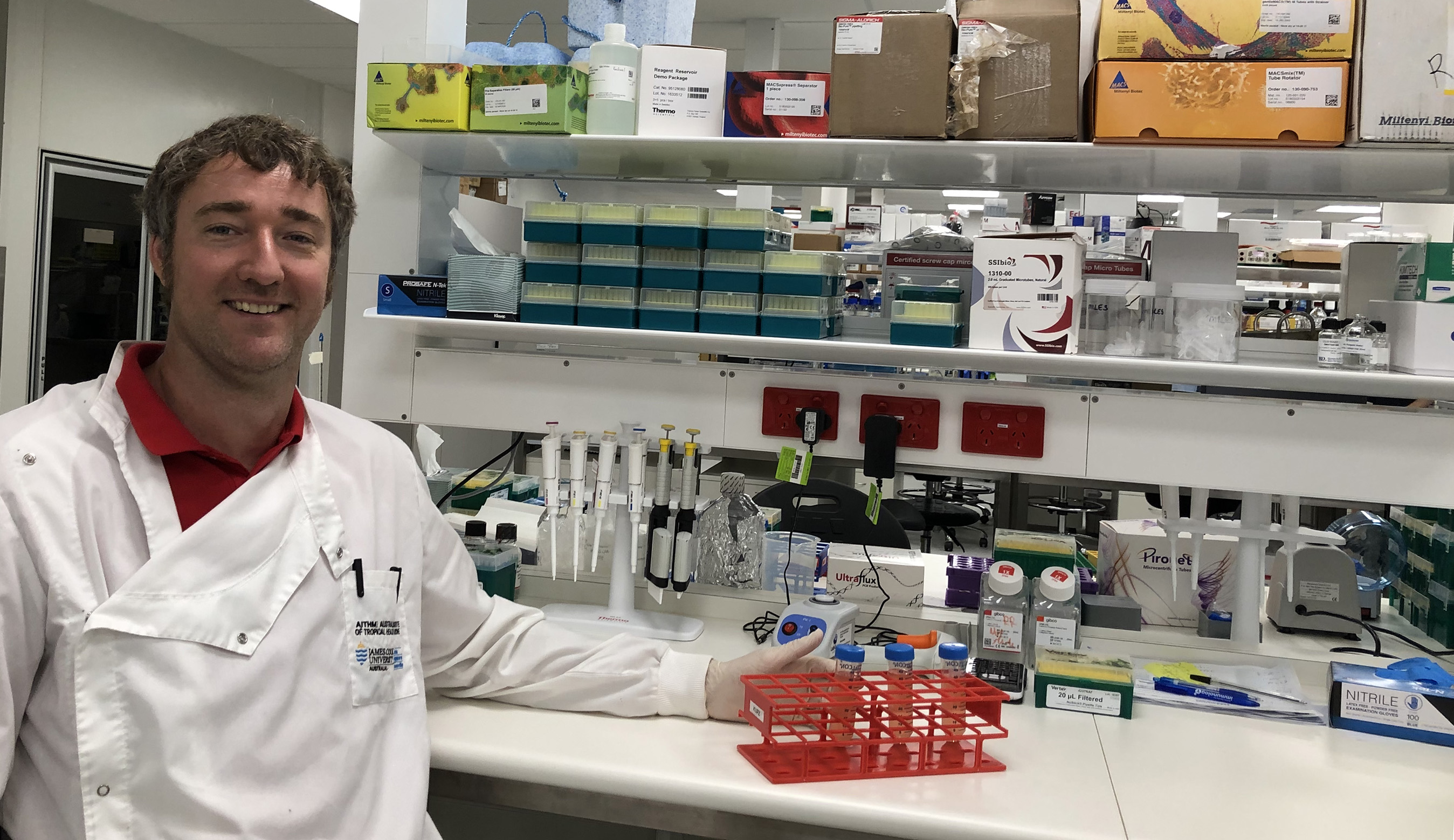 Andreas Kupz at lab bench