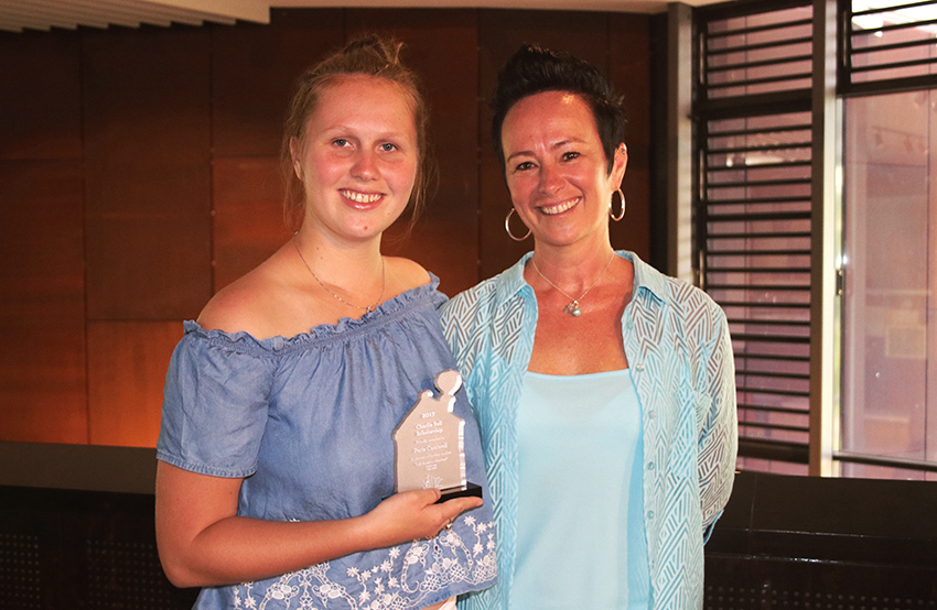 Paris Cantwell and her mother Tammy 