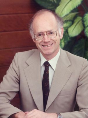 Former Vice-Chancellor Professor Ray Golding