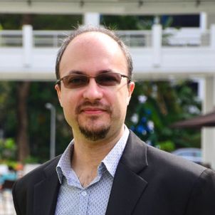 Photo of Associate Professor Roberto Dillon
