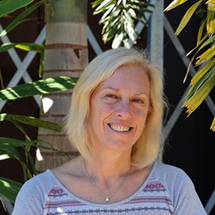 Photo of Associate Professor Diane Jarvis