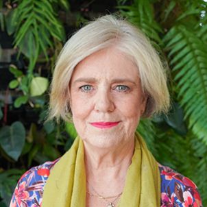 Photo of Associate Professor Allison Craven