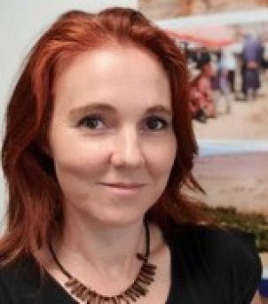 Photo of Dr Anna Hayes