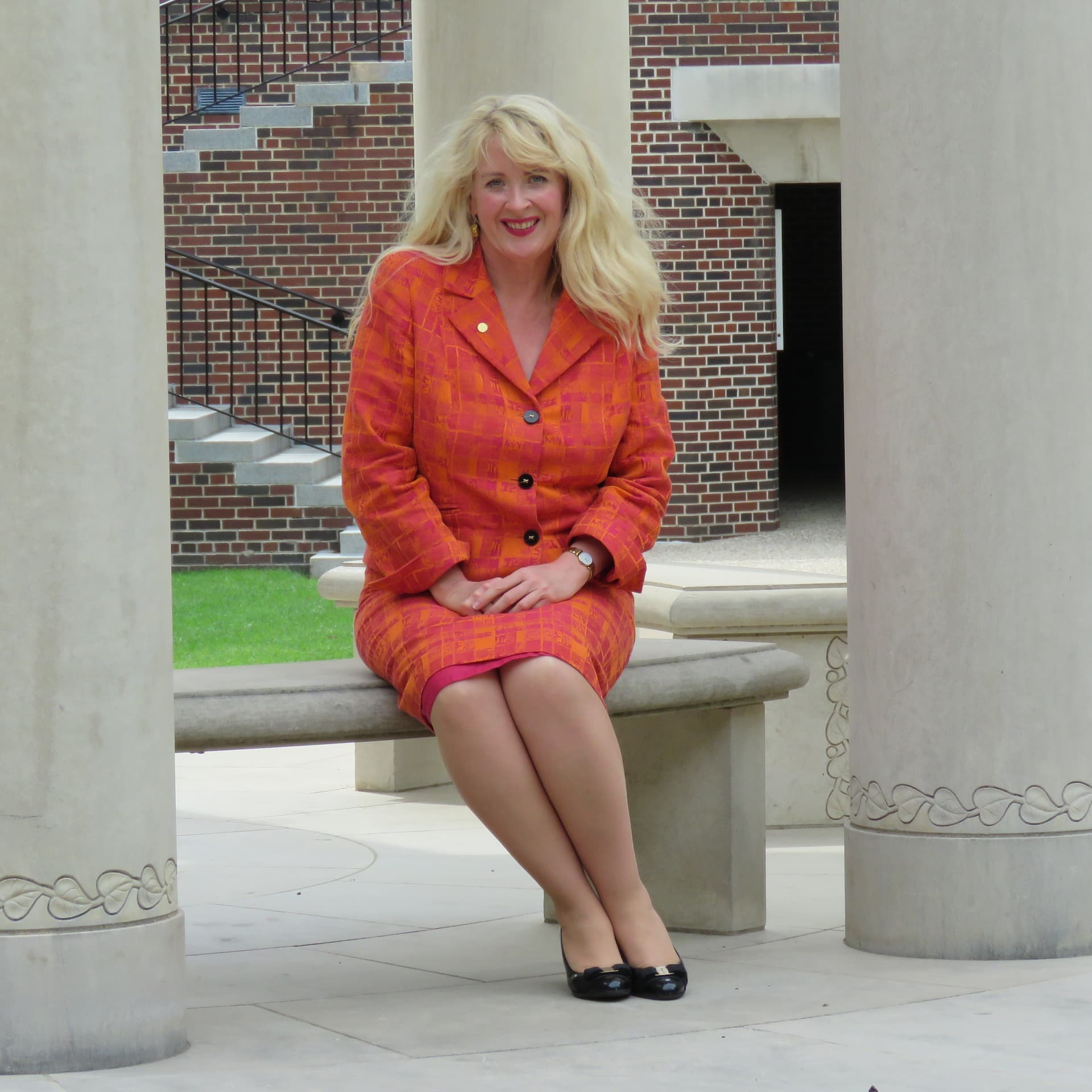 News Item: Dr Louise Floyd Publishes Her New Book . 