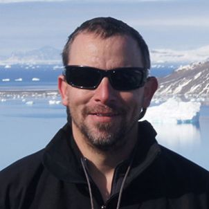 Photo of A/Professor Eric Roberts