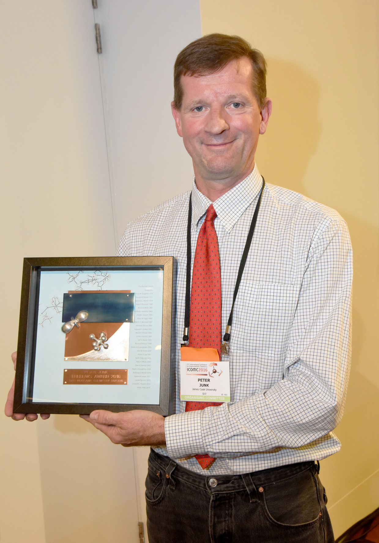 Peter Junk receiving the Burrows Award