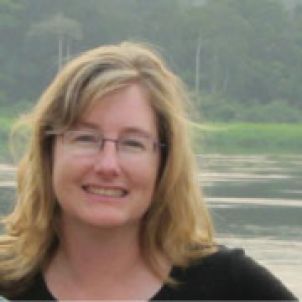 Photo of Dr Lisa Davenport