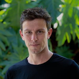 Photo of Associate Professor Nicholas Murray