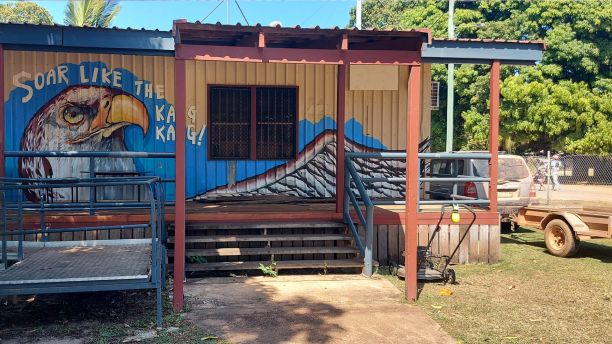 Building painting on placement
