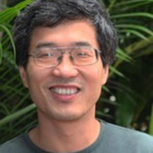 Photo of Associate Professor Chaoshu Zeng