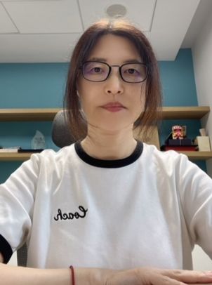 Photo of Associate Professor Shen Xueyan