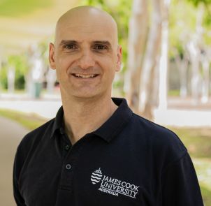 Photo of Associate Professor George Vamvounis
