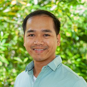 Photo of Associate Professor Reniel Cabral