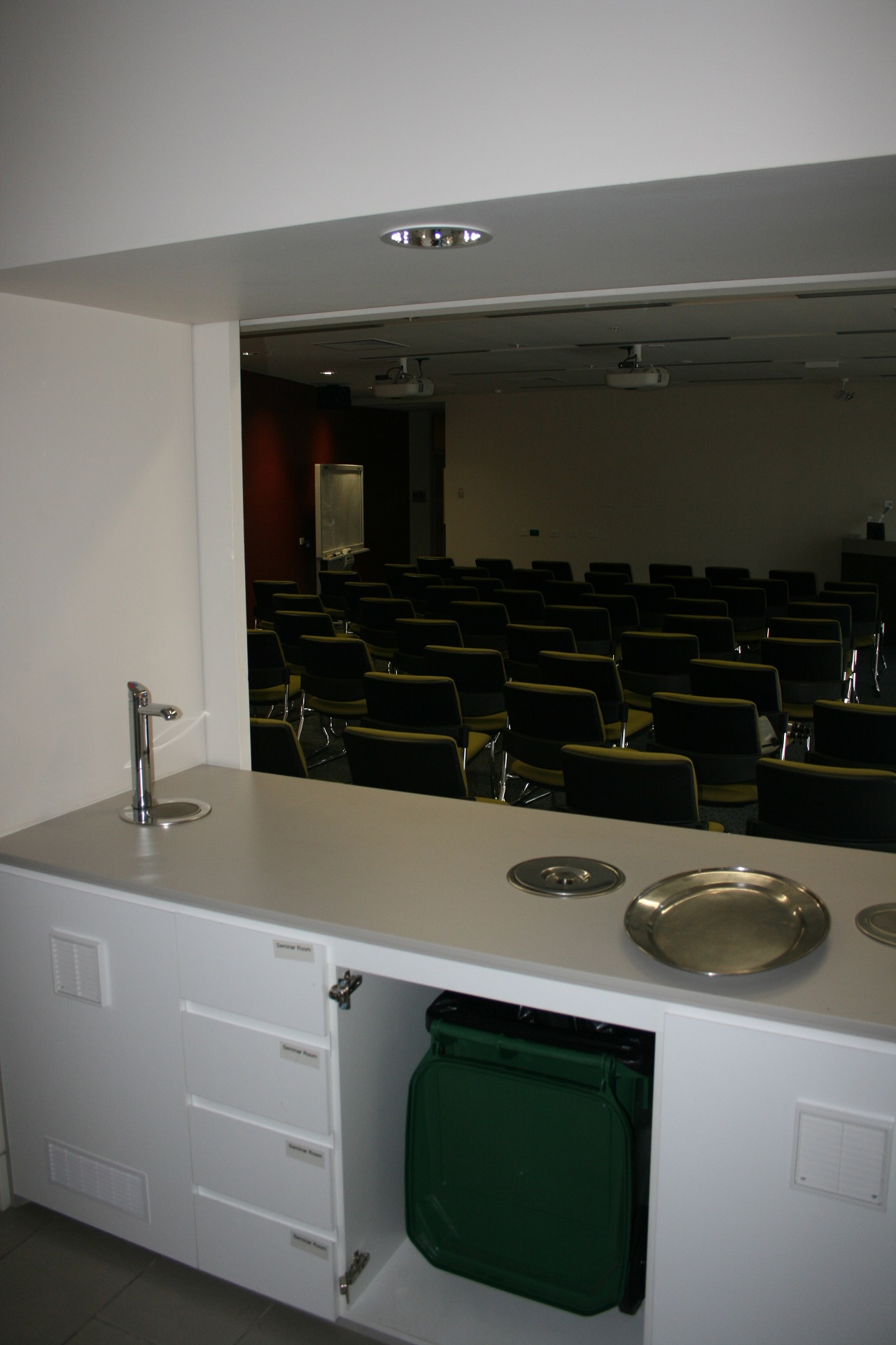 Picture of room 145-030 kitchen